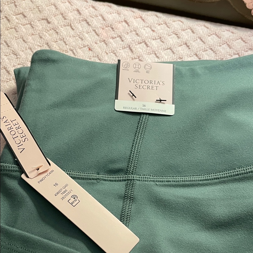 Victoria's Secret Green Leggings - Picture 2 of 5